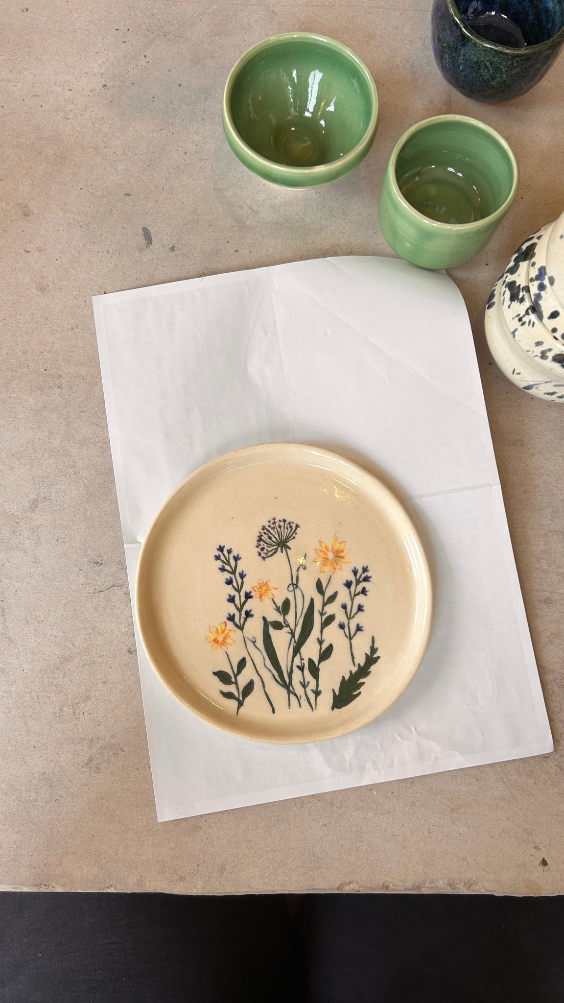 Wildflower Meadow Plate — front